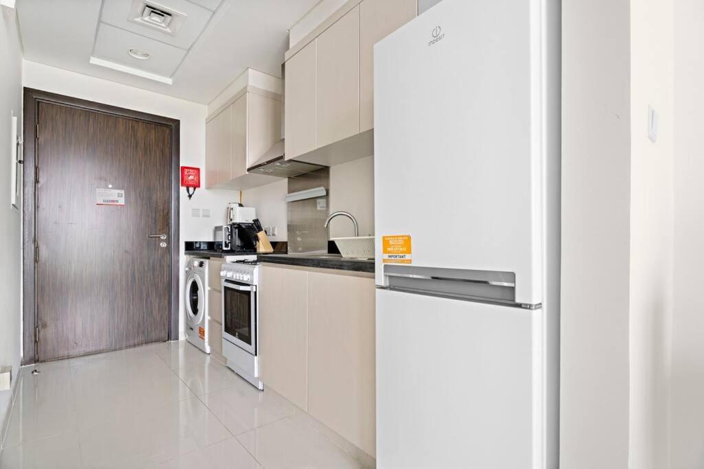 Cozy In Damac Hills Apartment *