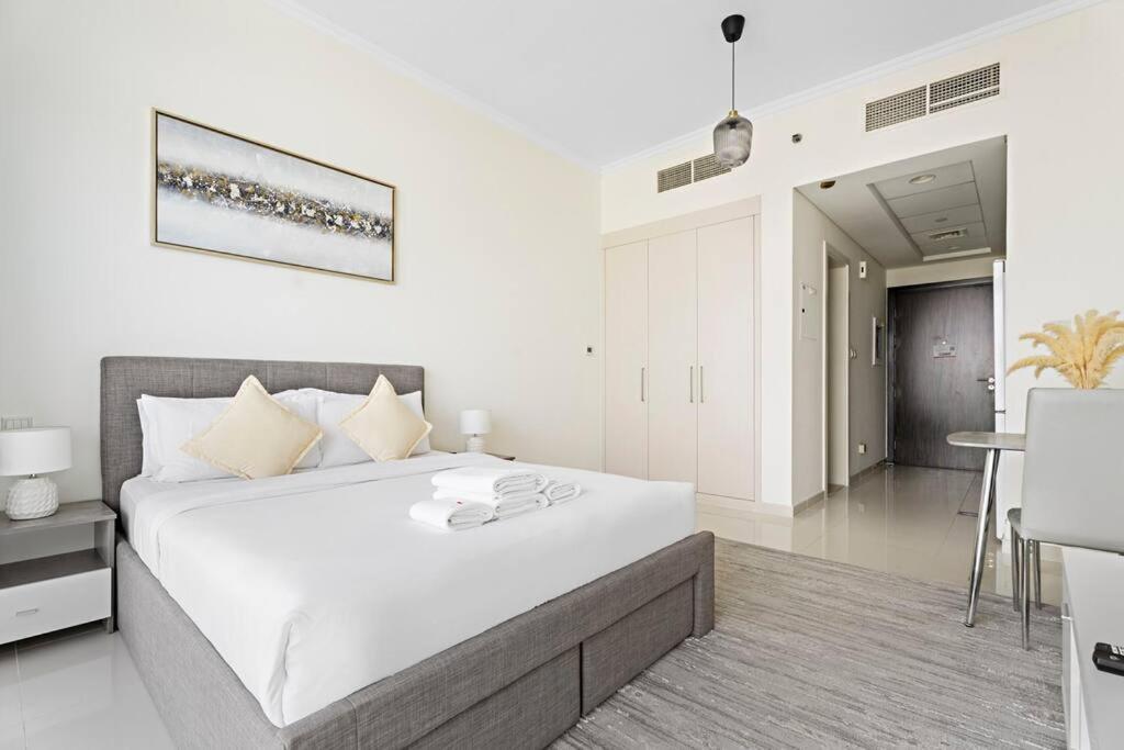 Cozy In Damac Hills Apartment *