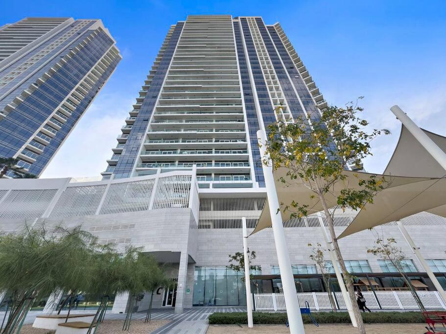 Cozy In Damac Hills Apartment Dubai