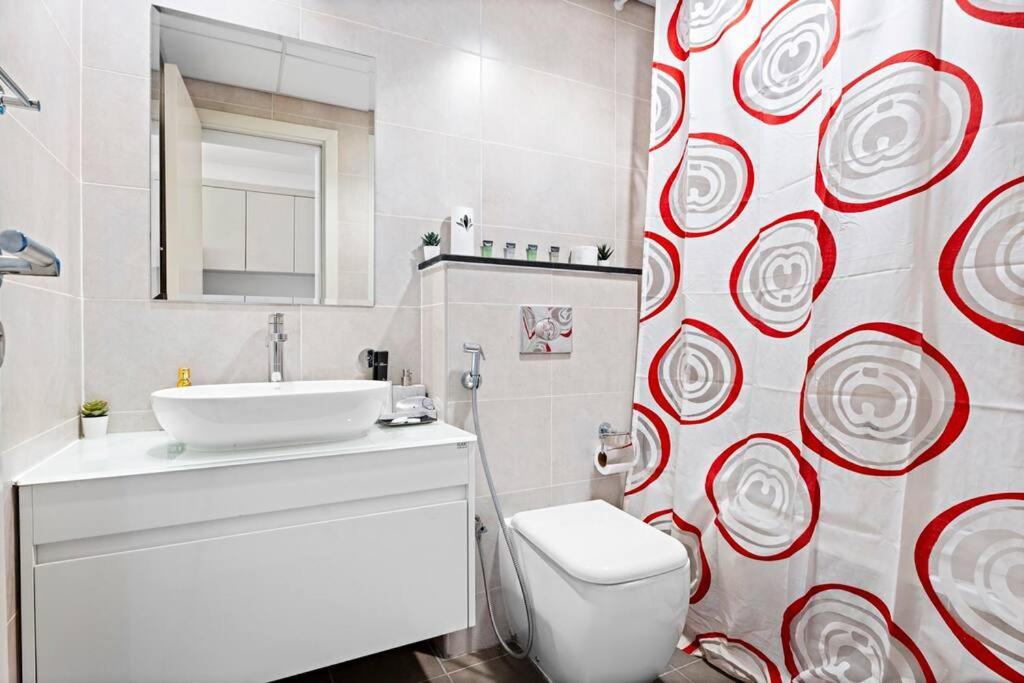 Cozy In Damac Hills Apartment Dubai